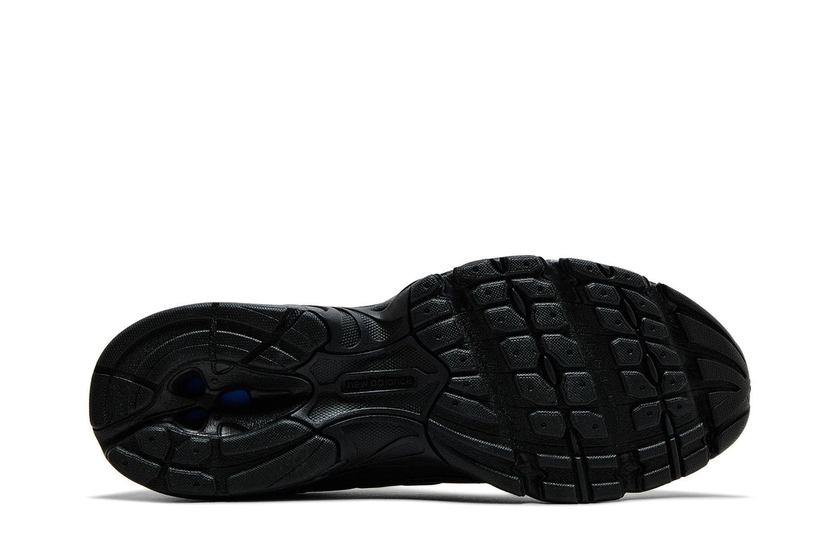 New Balance 740 Triple Black