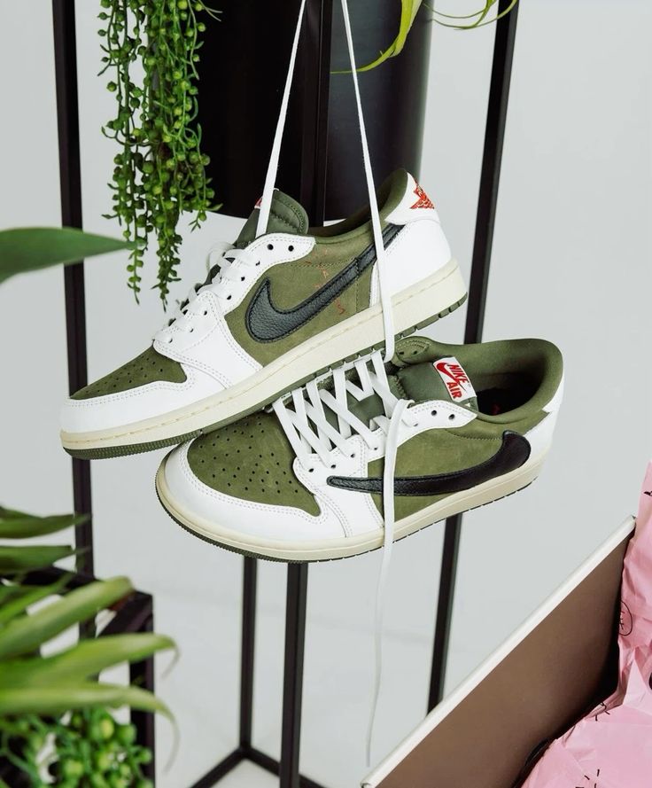 Nike x Travis Scott