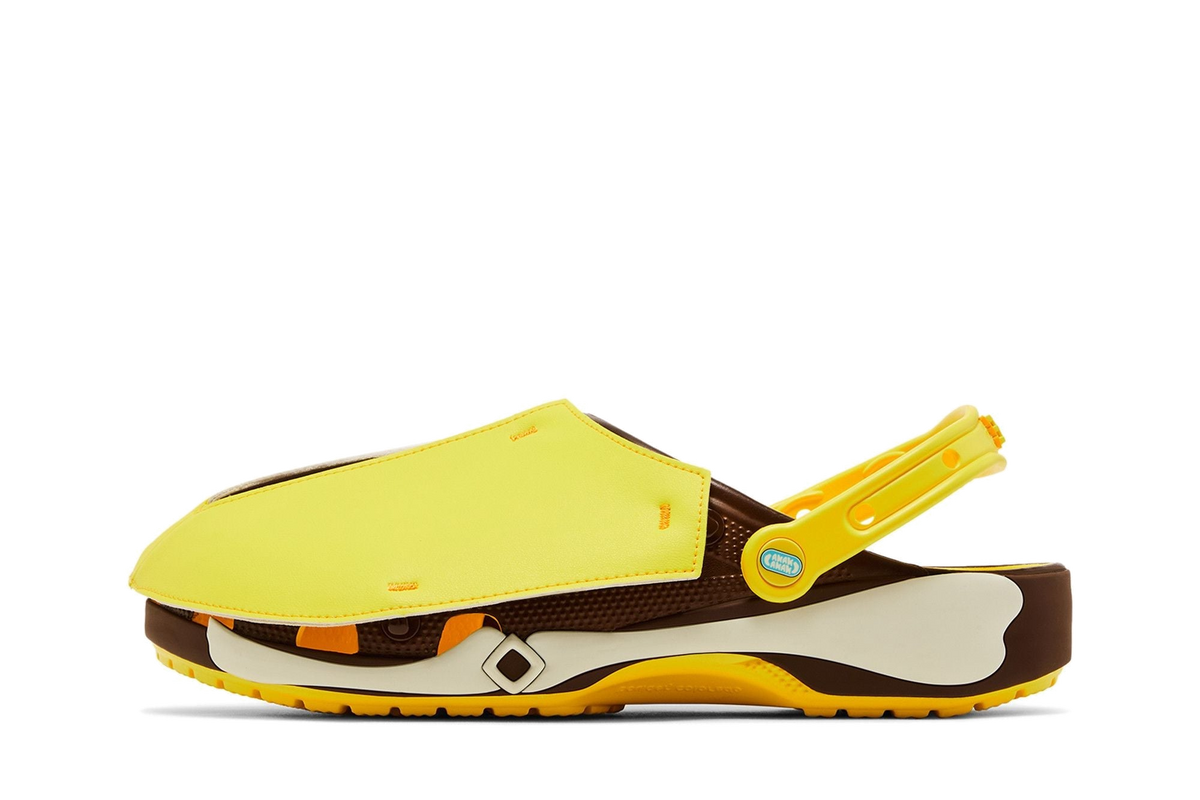 Crocs Classic Clog Fortnite Peely — transparent background
