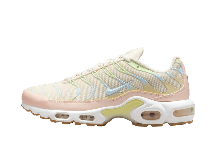 Nike Air Max Plus Crimson Tint — transparent background