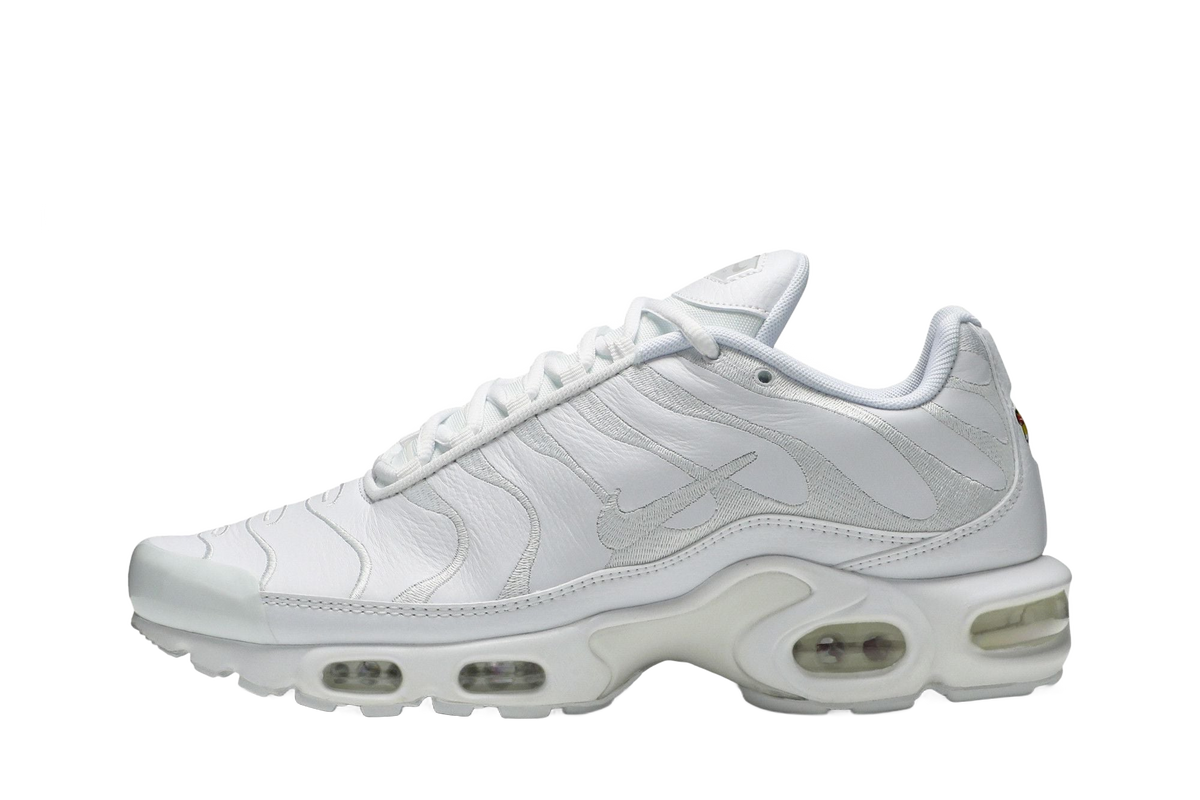 nike air max plus triple white — transparent background