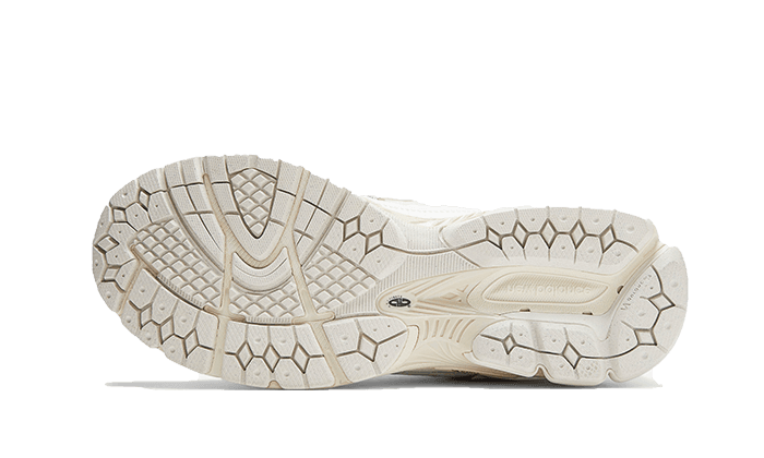 1906D Protection Pack White Leather - NEWTREATS - SNEAKERS STORE