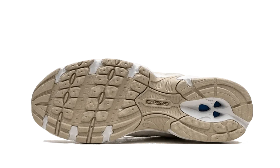 530 Sea Salt Moonbeam - NEWTREATS - SNEAKERS STORE