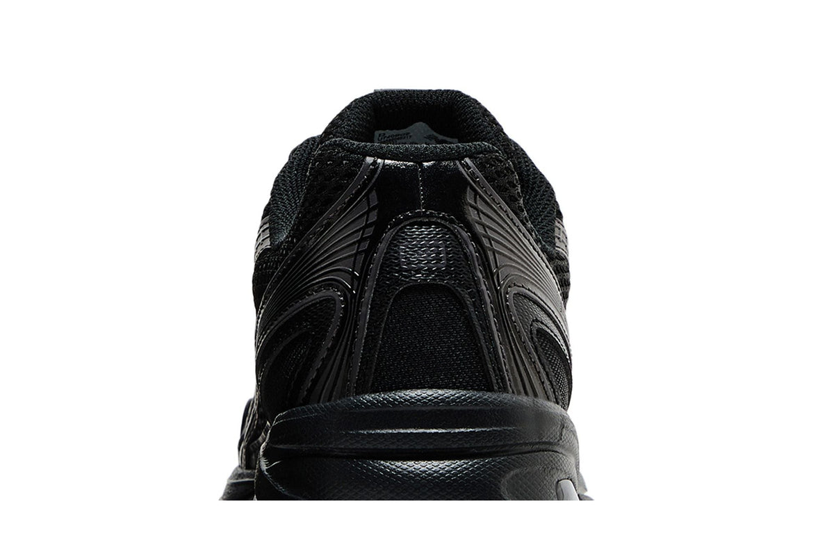 New Balance 740 Triple Black