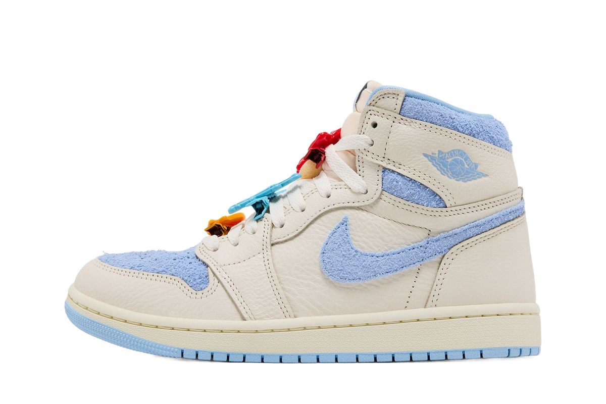 Air Jordan 1 Retro High OG Pale Ivory Psychic Blue — transparent background