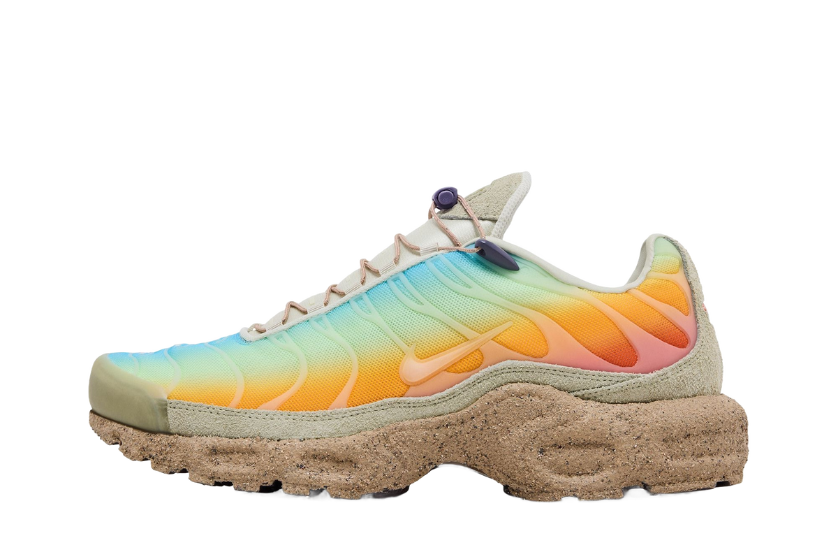 nike air max plus sandy sunset — transparent background