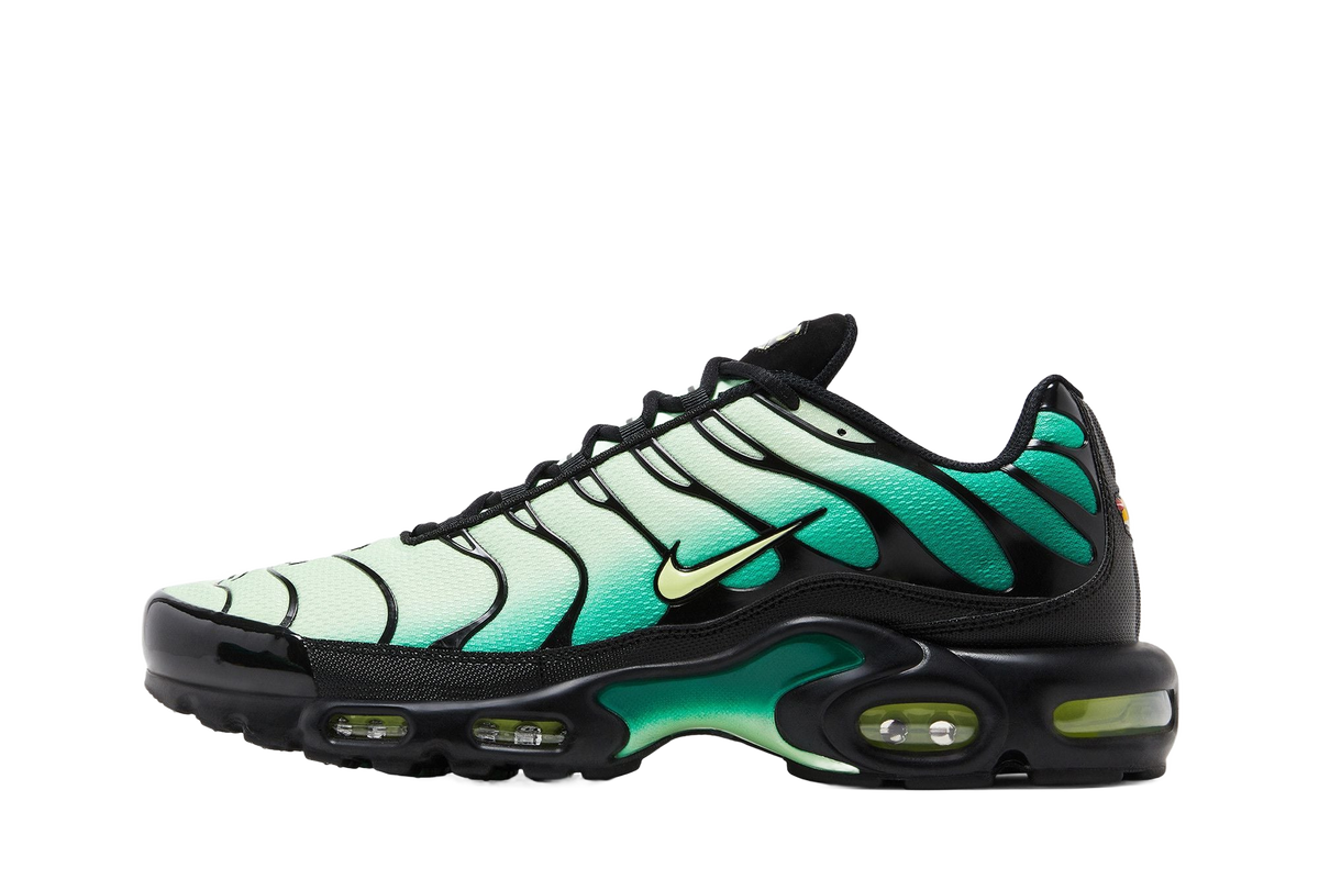 nike air max plus vapor green malachite black light lemon twist — transparent background
