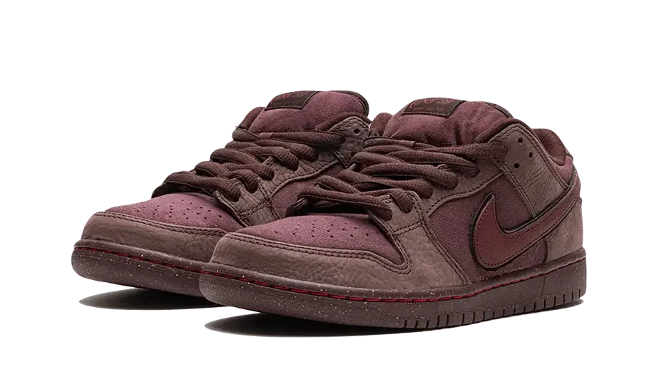 SB Dunk Low City Of Love Burgundy Crush - NEWTREATS - SNEAKERS STORE