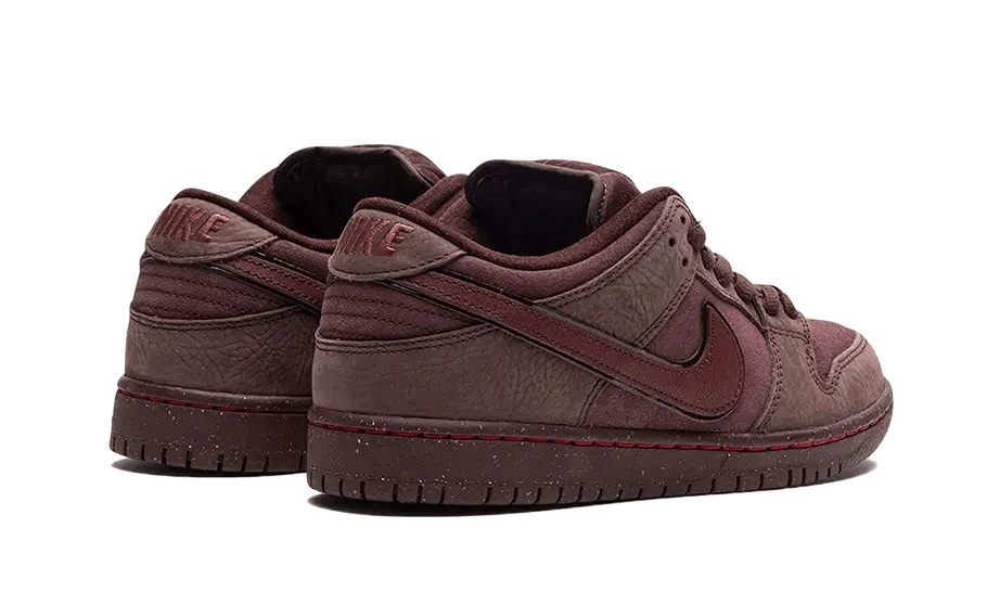 SB Dunk Low City Of Love Burgundy Crush - NEWTREATS - SNEAKERS STORE
