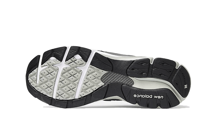920 Made In UK Grey Navy - NEWTREATS - SNEAKERS STORE