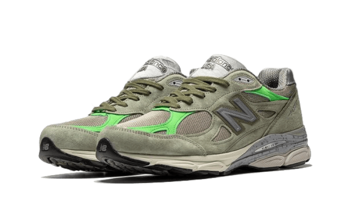 990 V3 Patta Keep Your Family Close - NEWTREATS - SNEAKERS STORE