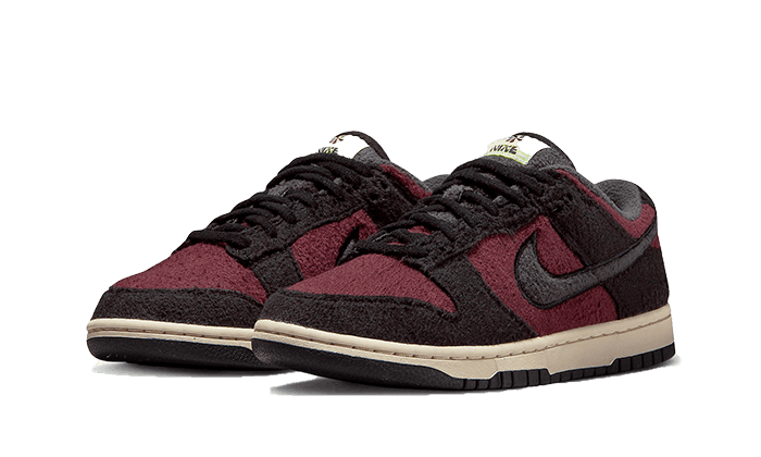 Dunk Low SE Fleece Burgundy Crush - NEWTREATS - SNEAKERS STORE