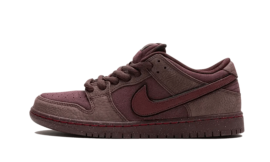 SB Dunk Low City Of Love Burgundy Crush - NEWTREATS - SNEAKERS STORE