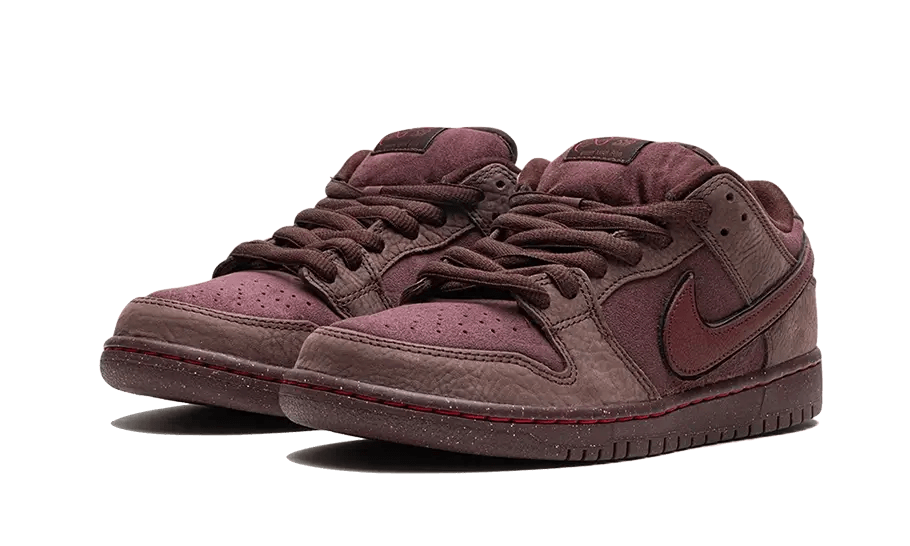 SB Dunk Low City Of Love Burgundy Crush - NEWTREATS - SNEAKERS STORE