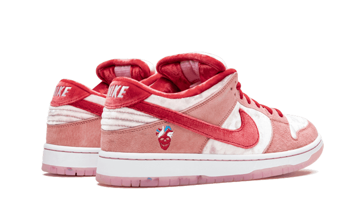 SB Dunk Low StrangeLove - NEWTREATS - SNEAKERS STORE