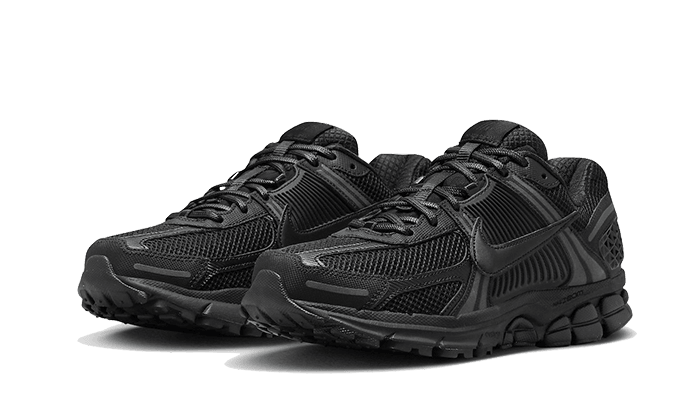 Vomero 5 Triple Black - NEWTREATS - SNEAKERS STORE