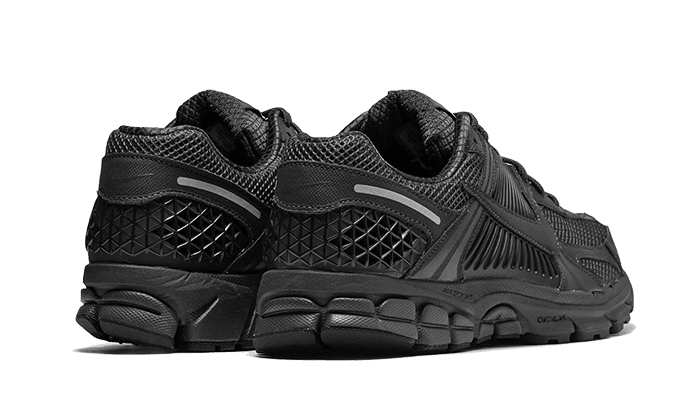 Vomero 5 Triple Black - NEWTREATS - SNEAKERS STORE